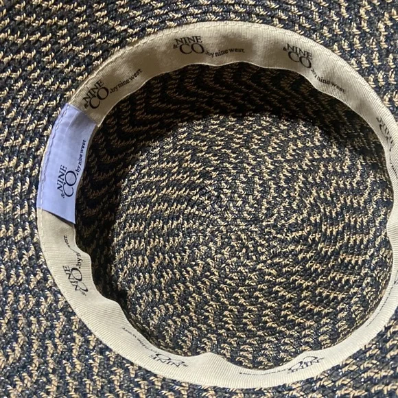 Nine West black and cream braided bucket hat, new - Picture 3 of 4